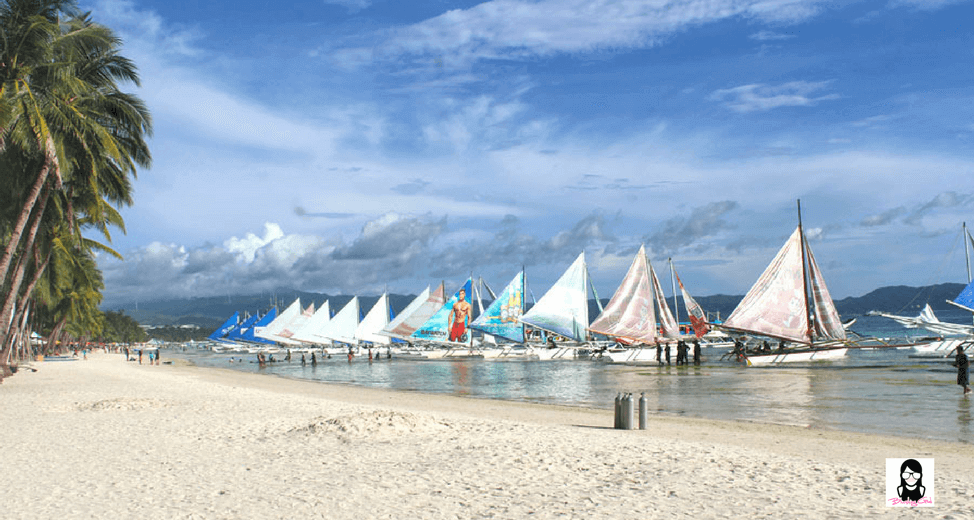 Spending Summer in Boracay Island | Blushing Geek