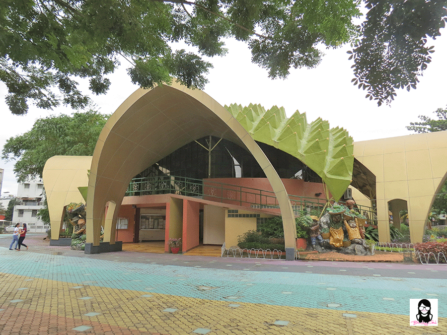 Strolling Around Davao City | Blushing Geek