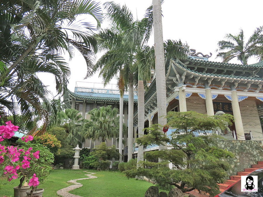 Lon Wa Buddhist Temple in Davao | Blushing Geek