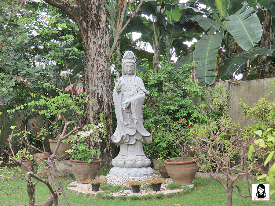Lon Wa Buddhist Temple in Davao | Blushing Geek