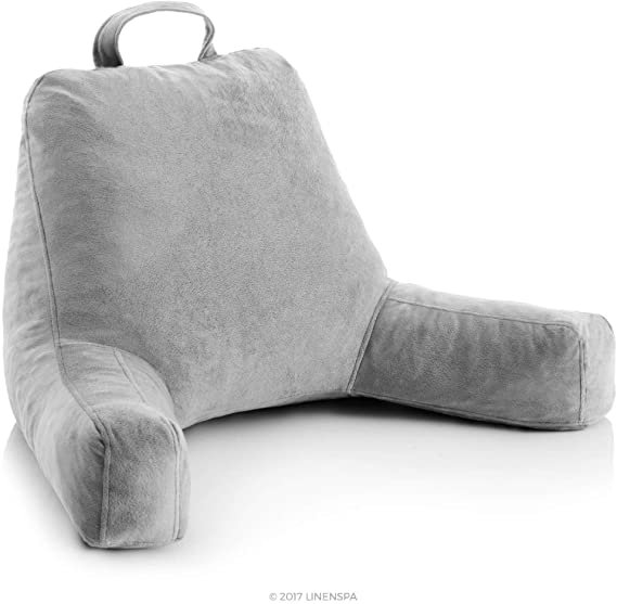 20 Awesome Gift Ideas For Bookworms (That Aren’t Books) | Blushing Geek